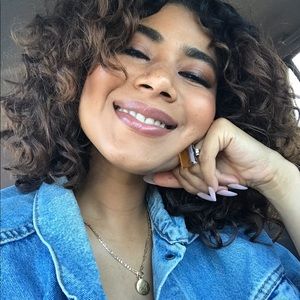 Meet your Posher, Bobbie!